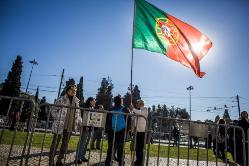 Passar a ser português poderá ser mais fácil para cidadãos dos PALOP e do Brasil